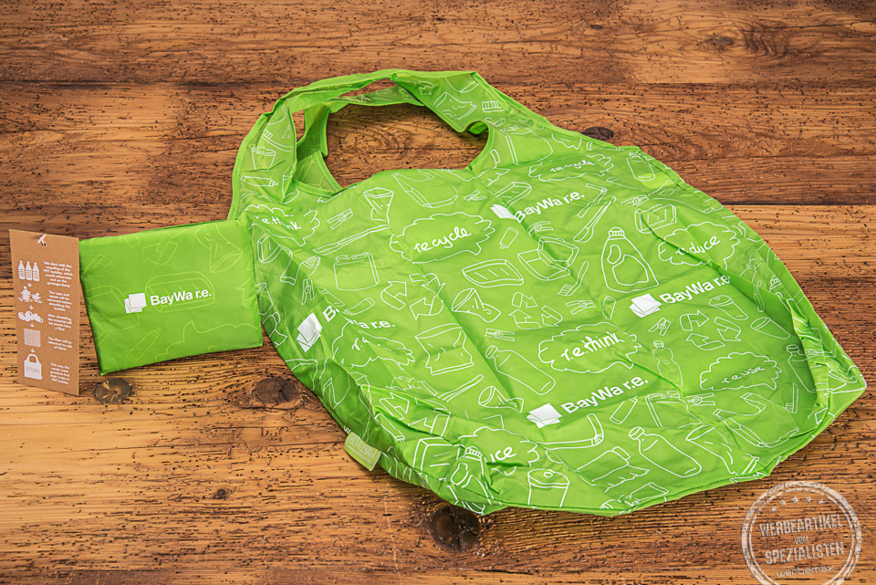 Nachhaltige Einkaufstasche aus PET Flaschen in Gr&uuml;n mit Baywa r.e. Logo bedruckt 