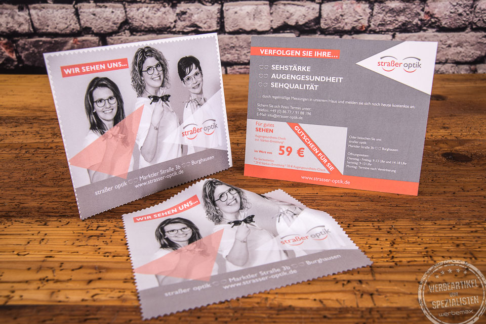 Drei bedruckte Brillenputzt&uuml;cher von Strasser Optik