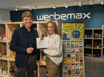 Gerhard Bezold und Christine Knoll im werbemax Showroom.