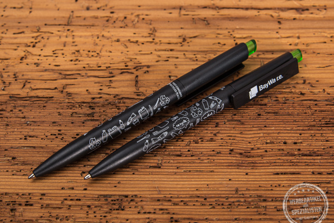 Nachhaltige Werbe-Kugelschreiber aus Recycling Material in Schwarz