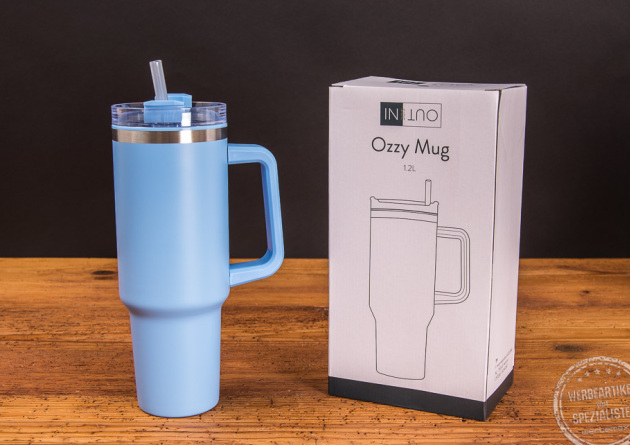 Trinkbecher Ozzy 1200ml in hellblau mit Kartonverpackung