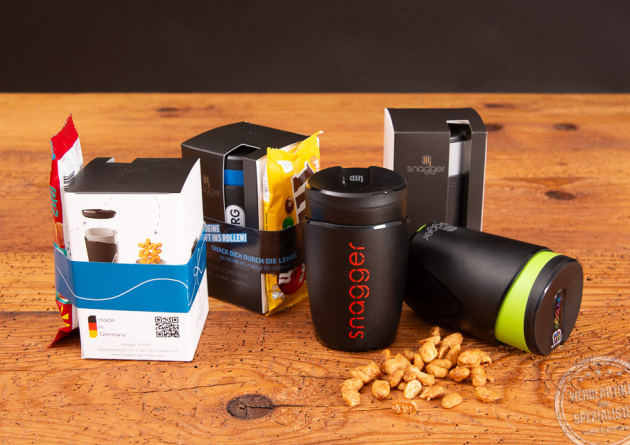 Drei Snagger Snackspender mit Werbe-Verpackung, Werbebanderole und Logo als werbeartikel