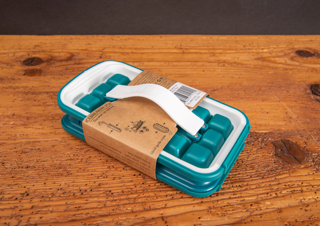 IceBreaker&reg; Pop in T&uuml;rkis &ndash; geschlossen und auslaufsicher zur hygienischen Aufbewahrung von Eisw&uuml;rfeln.