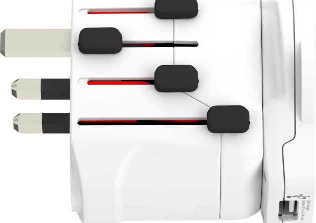 Detailansicht SKROSS PRO World & USB Reiseadapter – kompakter 3-poliger Weltreiseadapter mit USB-Anschluss, ideal als personalisierbarer Werbeartikel für internationale Reisen.