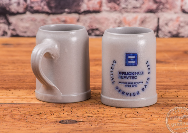 Bierkrug aus Stein mit Glasur