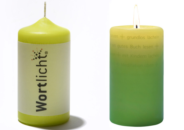 Zwei grüne Wortlicht Kerzen mit Botschaft Wortlicht bedruckt