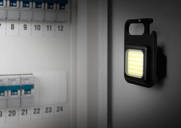 magnetische Arbeitsleuchte im Miniformat, wiederaufladbar und richtig hell mit 500 Lumen