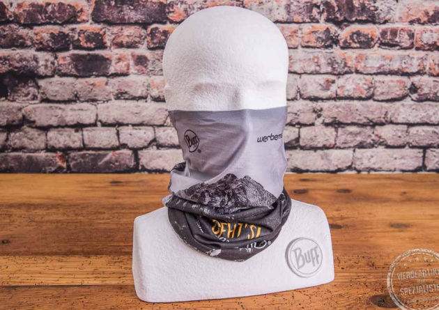 Buff Thermonet mit Logodruck als Werbemittel auf Styroporkopf.