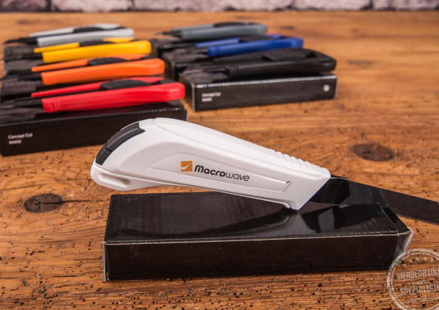 Cuttermesser verschiedene Farben mit Logo