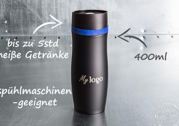 Isolierbecher mit Logogravur in schwarz mit blauem Silikonring
