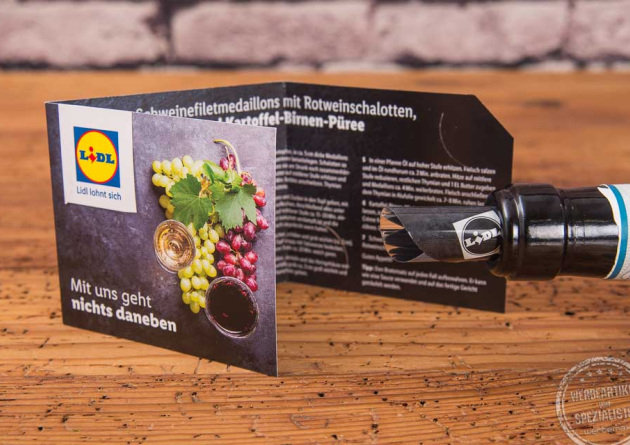 Drop Stop Weinausgie&szlig;er Beispiel Lidl mit Faltkarte als Kundengeschenk.