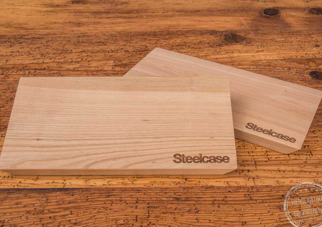 e+m Holzbrett mit Logogravur