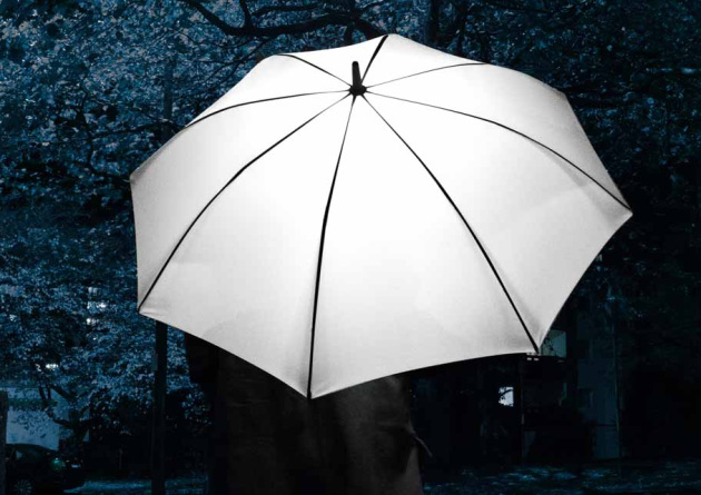 Stockschirm Skylight von Fare in wei&szlig; mit innovativer Innenbeleuchtung