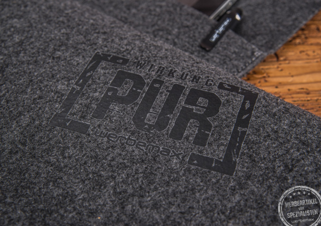 Werbeartikel Filzmappe in grau mit Logo bedruckt 