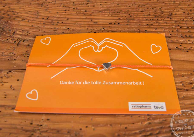 Wunscharmband auf Werbekarte als Giveaway
