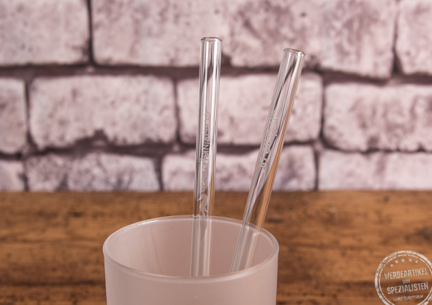 Trinkkalme aus Glas mit Glas 