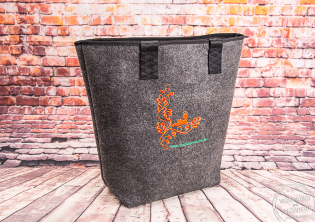 Filztaschen mit sch&ouml;nem Stick der Berchtesgadener Milchwerke