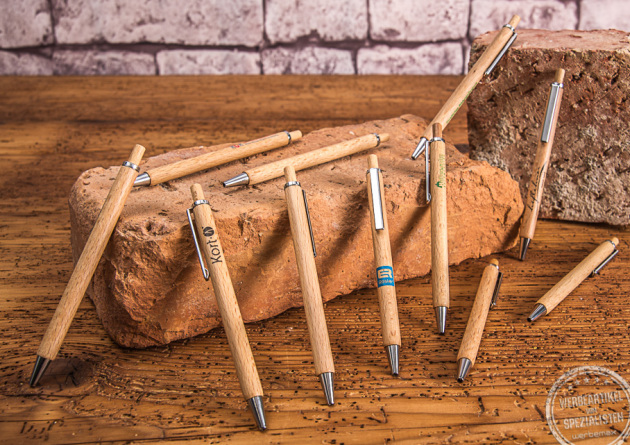 Holzkugelschreiber mit Logo