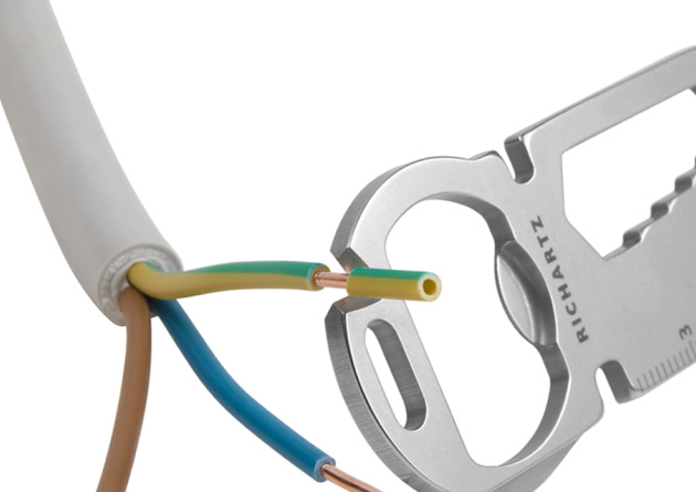 Kabel abisolieren mit dem Richartz Keytool 16+
