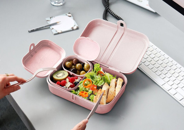 Leckeres Essen am Arbeitsplatz mit dem koziol pascal ready Set