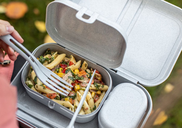 Brotzeitbox von koziol mit Besteckt perfekt f&uuml;r unterwegs