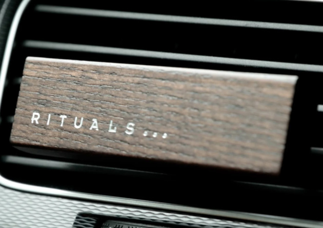 Rituals Autoparfum Nahaufnahme im Auto