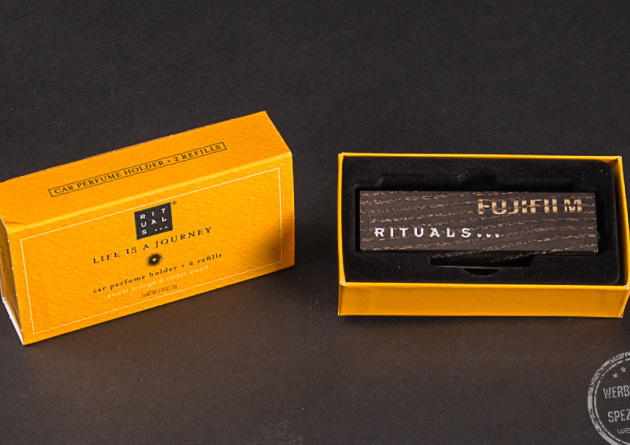 Rituals Autoduft in gelber Verpackung mit Logo bedruckt Fujifilm