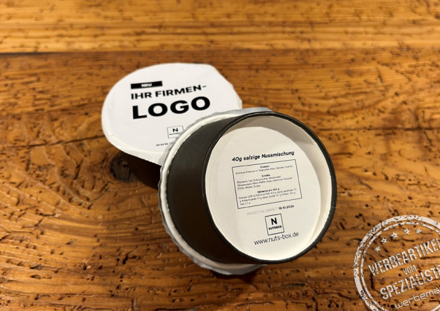 nutsbox salzige Nussmischung in der Box mit Logo