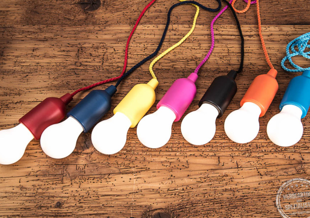 LED Ziehleuchte als Werbegeschenk in verschiedenen Farben nebeneinander