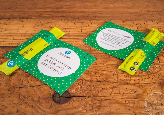 referenz teasticks mit logo und Schuber für große Werbebotschaften