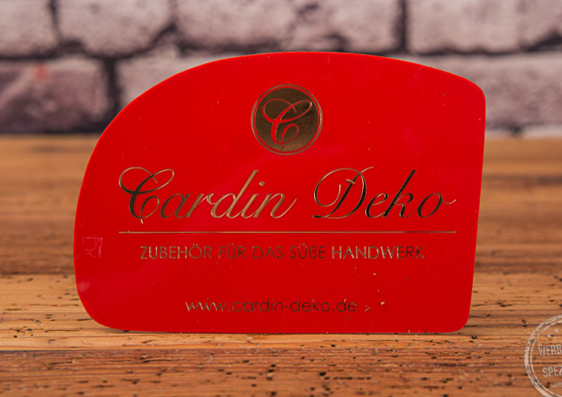 Scheer Teigschaber rot mit Logogravur als Werbeartikel.