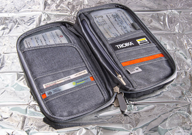 Troika Etui mit RFID Schutz und Werbedruck aufgeklappt, in der Farbe Grau