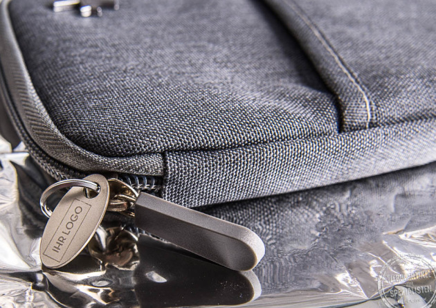Troika safe flight rfid data safe reiseetui, Detailaufnahme des grauen Etuis 