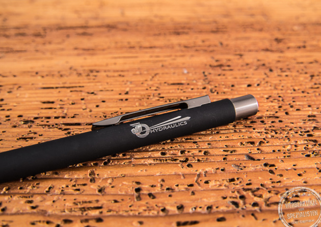 Uma Kugelschreiber mit Firmenlogo