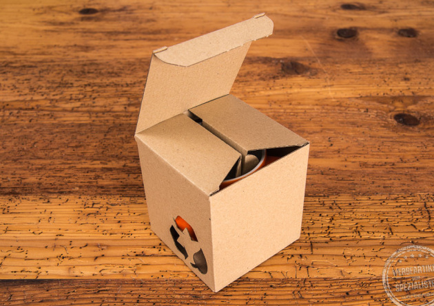 Kaffeebecher in Verpackung mit Logo als Werbegeschenk