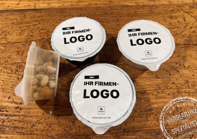 nutsbox Werbeartikel mit Logo auf dem Deckel