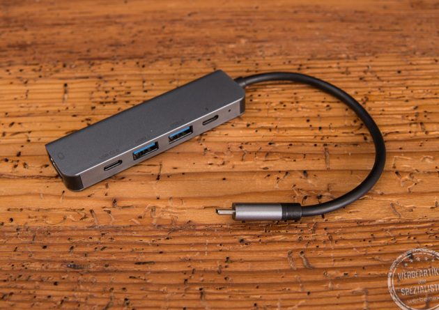 5-in-1 USB-Hub für den Schreibtisch aus Aluminium für alle Typ-C Geräte
