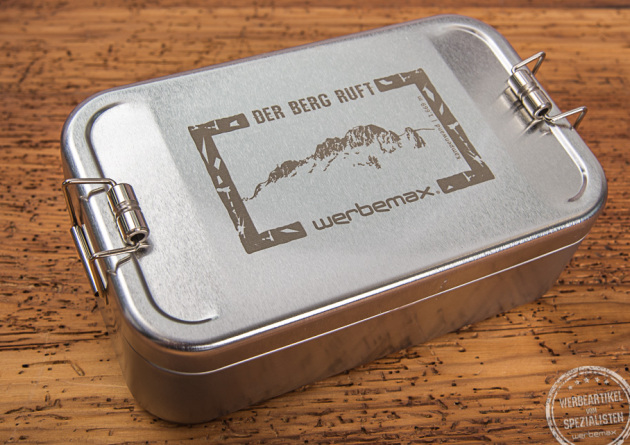Brotzeit Blechdose mit graviertem Kampenwand Motiv