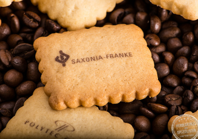 Butterkeks als Kaffee Keks auf Kaffeebohnen mit Logo bedruckt als Giveaway bei Events oder Messen.