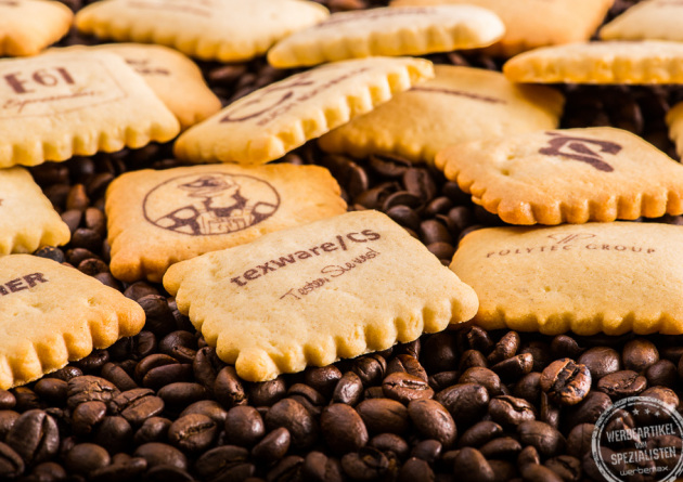 werbemax Vanille-Butterkekse in Konditorqualitaet aus Bayern mit Logodruck von Logolini auf Kaffeebohnen.
