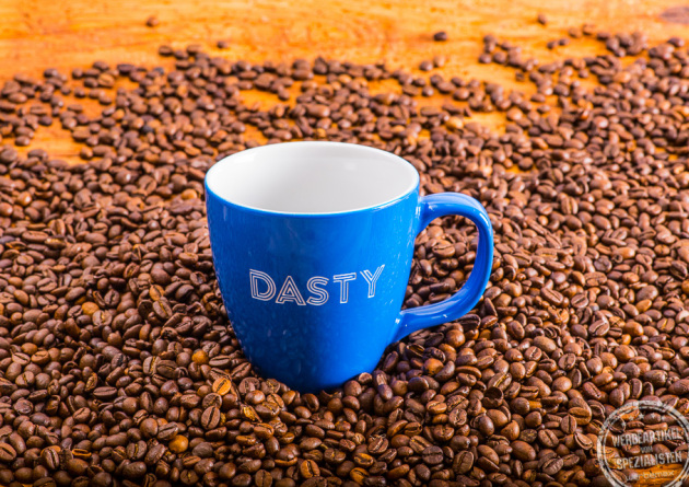 große Tasse mit Logo-Gravur als Werbeartikel