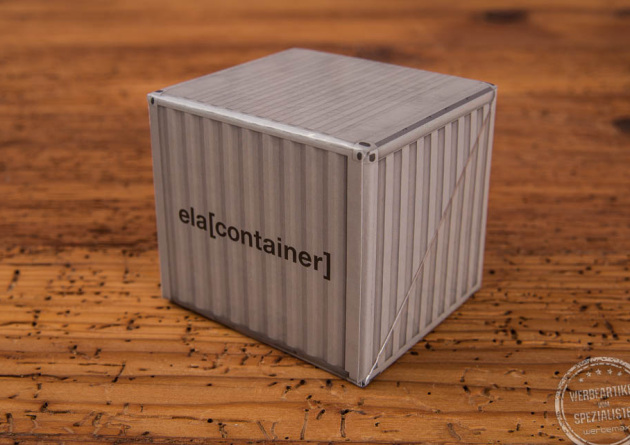 Papierw&uuml;rfel f&uuml;r den Schreibtisch mit Logo