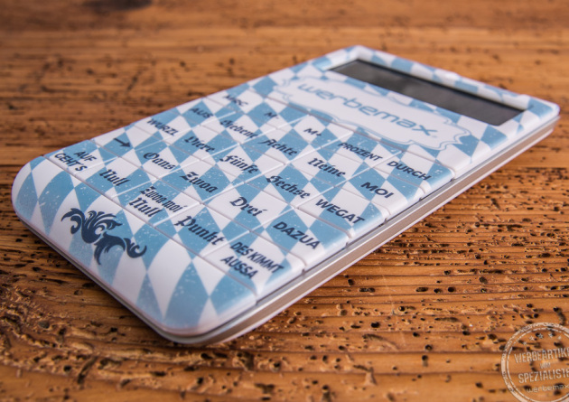 Bayerischer Taschenrechner in blau/wei&szlig; mit Rautendruck