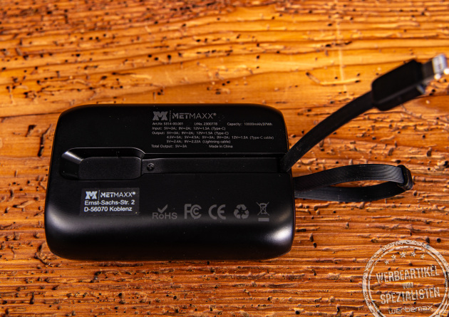 Rückansicht einer schwarzen DrChargeXL PD Pro Powerbank.