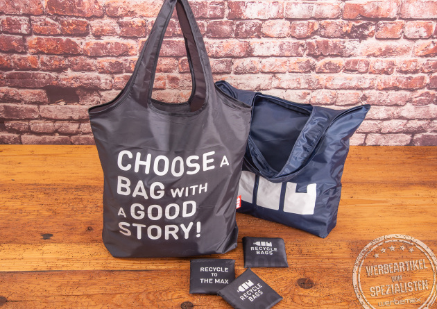 Zusammenfaltbare Messetasche aus recycelten PET-Flaschen für nachhaltige Werbegeschenke mit Ihrem Logo. 