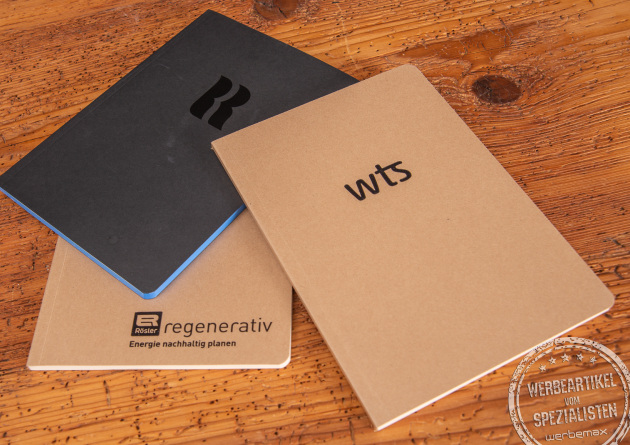 Drei verschiedene Notizb&uuml;cher mit Logopr&auml;gung als Werbeartikel.