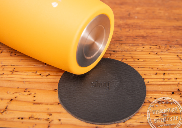 Die magnetische Haftung und das ausgekl&uuml;gelte System von Silwy macht den Thermocup von FLSK einzigartig. Das perfekte Mitarbeitergeschenk mit Logodruck. 