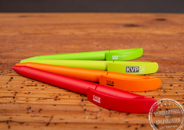 Vier bunter Werbekugelschreiber Prodir DS3 Biotic Pen als Werbeartikel.