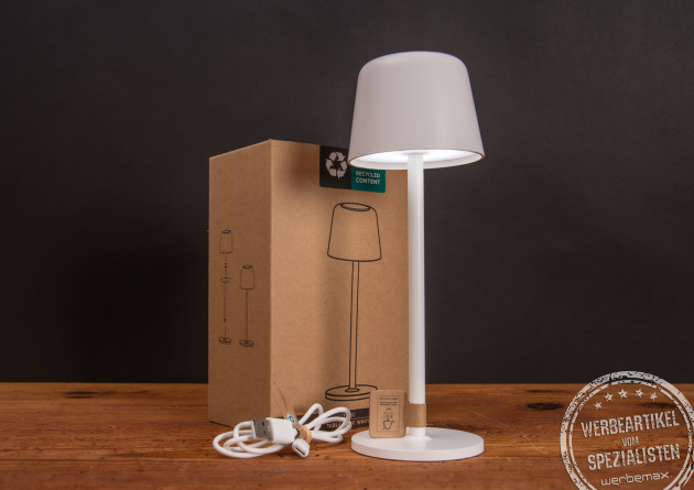 Die Tischlampe Zenic ist ein nachhaltiges Kundengeschenk mit Mehrwert. Dank USB C ist die Lampe wiederaufladbar und mit 3 Lichtmodi versehen