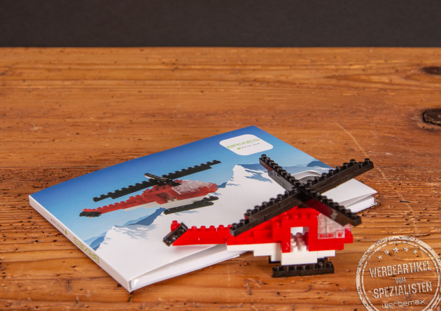 Klemmbausteine Brixxies als Postcard-Mailing Hubschrauber.